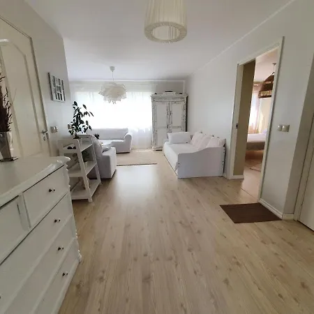 Pae Kuelaliskorter Apartament Kärdla