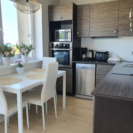 Pae Kuelaliskorter Apartament *