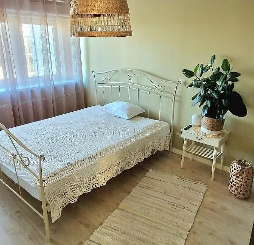 Pae Kuelaliskorter Apartament *